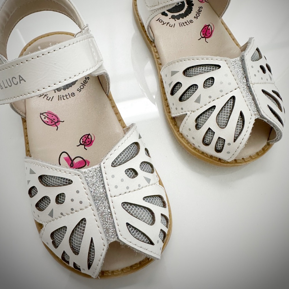 Beautiful toddler sandals!
